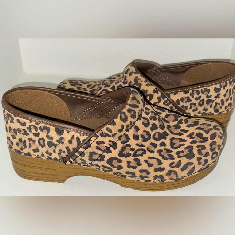 Dansko professional Clog Leopard Suede Clog Size 43 woman’s